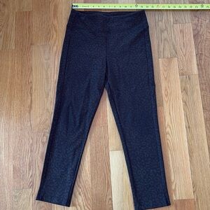 Peach brand pants soft black w subtle leopard print crop medium holiday party